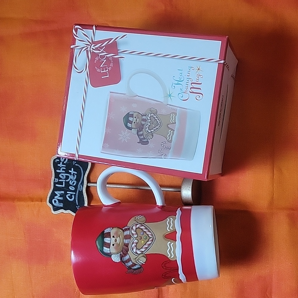 Lenox Gingerbread Mug New Color Changing Holiday Entertaining